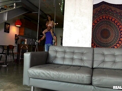 Américain, Grosse bite, Sucer une bite, Bâillonner, Seins naturels, Huilée, De plein air, Tatouage