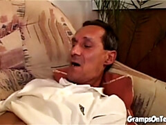 18 jaar, Blond, Hardcore, Hd, Rijpe lesbienne, Klein, Tiener, Trio