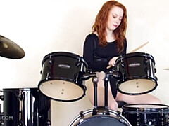 Amateur, Doigter, Masturbation, Seins naturels, Maigrichonne, Solo, Dénudage, Nénés