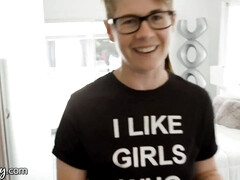 Grosser arsch, Blondine, Gesichtssitzen, Hd, Lesbisch, Lecken, Lingerie, Gummi