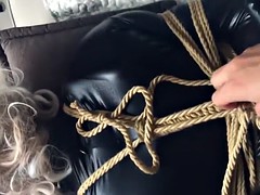 Fesselspiele, Latex, Vibrator