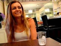 Anal, Acercamiento, Fetiche, Penetracion con dedos, Fetiche de pies, Masturbación, Orgasmo, Solo