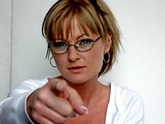 Culo grande, Verga grande, Tetas grandes, Rubia, Mamada, Estilo perrito, Afeitado, Cabello corto