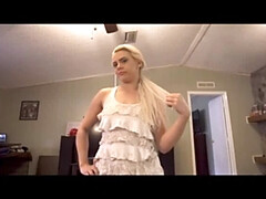 Blonde, Famille, Mature, Mère que j'aimerais baiser, Nue  à poil, Criant, Se déshabiller, Tabou