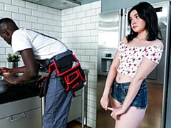18 ans, Gros cul, Grosse bite, Sucer une bite, En levrette, Interracial, Nénés, Vierge