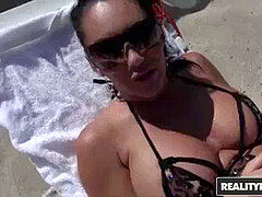 Anal, Brunette brune, Gym, Embrassement, Lesbienne, Léchez, Maman, Adolescente