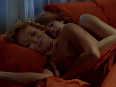 Gros seins, Blonde, Brunette brune, Tir de sperme, Fétiche, Branlette thaïlandaise, Orgie, Suçant