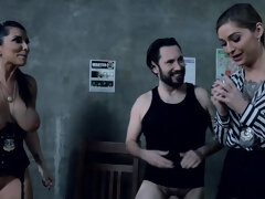 Большие сиськи, Минет, Семяизвержение, Хд, Милф, Полиция, Бритые, Тату