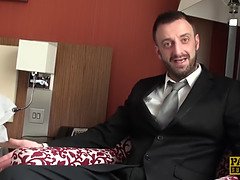 Большой член, Большие сиськи, Минет, Британки, Пухленькие, Служанка, Жесткий секс, Униформа