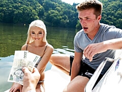 Blondine, Betrug, Hundestellung, Hardcore, Geld, Im freien, Pov, Dürr