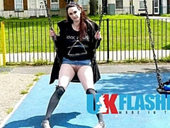 Vrouw, Fetisj, Flexibiel, Masturbatie, Pissen, Openbaar, Geschoren, Tieten likken