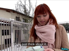 Cul, Voiture, Jeans, Seins naturels, Public, Chatte, Rousse roux, Nénés