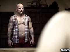 ブロンド, イマラチオ, 手コキする, 小柄, オマンコ, ラフ, 剃毛, ティーン