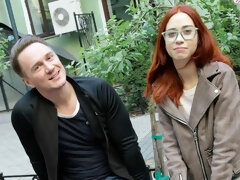 Pijpbeurt, Hondjeshouding, Handbeurt, Zoenen, Likken, Kut duiken, Roodharige vrouw, Tieten likken