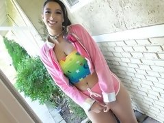 Kiarra: Fuck, Deepthroat & Cum Facial!