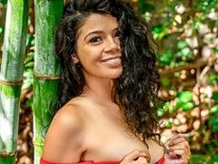 Amateur, Gros cul, Grosse bite, Sucer une bite, Brunette brune, En levrette, Souple, Nénés