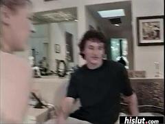 Anal, Blonde, Sucer une bite, Brunette brune, Tir de sperme, Faciale, Séduite, Plan cul à trois