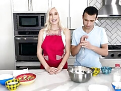デカ尻, ブロンド, バック, キッチン, なめる, オマンコ, ガリガリ, ティーン