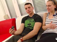 Enthousiasteling, Pijpbeurt, Sperma shot, Sperma in gezicht, Buiten, Feest, Openbaar, Spaans