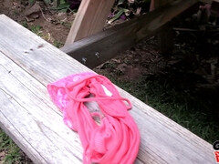 Américain, Sucer une bite, Brunette brune, Masturbation, Piercing, Rasée, Nénés, Voyeur