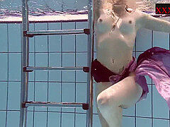 Plage, Bikini, Piscine, Rousse roux, Fumer, Adolescente