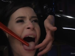 Anal, Bondage domination sadisme masochisme, Gode, Domination, Pénétrer avec le poing, Humiliation, Lesbienne, Punition