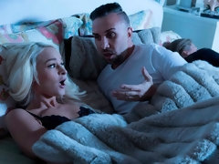 Blondine, Blasen, Hundestellung, Fingern, Handjob, Entkleiden, Jungendliche (18+), Titten