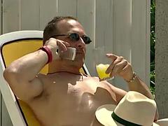 In den arsch, Tussi, Blasen, Braunhaarige, Lecken, Milf, Titten