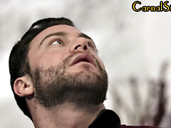 Grote kont, Grote mammen, Bedriegen, Diep in de keel, Rijpe lesbienne, Natuurlijke tieten, Secretaresse, Tatoeage