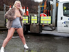 デカ尻, デカパイ, ブロンド, フェティッシュ, 淫乱熟女, ヌード, アウトドア, 放尿