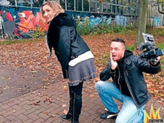 Awesome outdoor sex for cash with a big-bottomed Danka Diamond