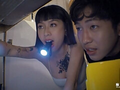 18 jaar, Grote lul, Pijpbeurt, Bruinharig, Natuurlijke tieten, Kort haar, Mager, Tieten likken