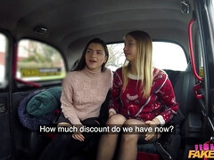 Rubia, Morena, Coche, Consolador, Al aire libre, Perforación, Coño, Trio