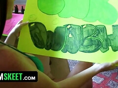 18 jaar, Amerikaans, Badpak, Blond, Auto, Pompom meid, Sperma shot, Hd