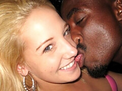 18 ans, Blonde, Sucer une bite, En levrette, Interracial, Seins naturels, Pov, Nénés