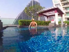 お尻, ブロンド, 自家製, アウトドア, プール, 公共, 姉妹, ヤリマン