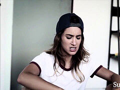 all girl teenage Ends up Fucking her brutha