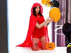 Dormitorio, Morena, Masturbación, Afeitado, Flaco, Solo, Medias largas, Estriptis