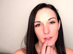 Leie, Braunhaarige, Sperma im mund, Aufs gesicht abspritzen, Absätze, Milf, Titten