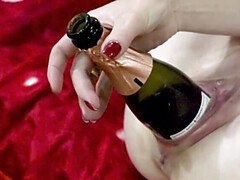 Enthousiasteling, Bizar, Extreem, Vriendin, Gigantische dildo, Kut duiken, Speelgoed, Nat