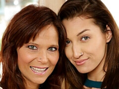 お尻, デカパイ, 指いじり, レズビアン, なめる, オナニー, オマンコ, ストリッピング