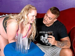 Leie, Wohlbeleibte schöne frauen, Grosser arsch, Grosse titten, Blondine, Blasen, Hundestellung, Milf