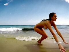 Красотки, Большие сиськи, Брюнетки, Грудастые, Натуральные сиськи, На природе, Молоденькие, Сиськи