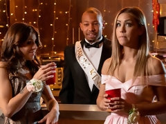 Blonde, Sucer une bite, Brunette brune, En levrette, Branlette thaïlandaise, Léchez, Chatte, Nénés