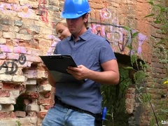 ブロンド, フェラチオ, 衣服着たままセックス, 口内発射, ハードコア, ヌード, アウトドア, 放尿