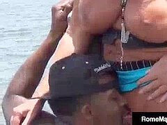 Пляж, Большой член, Черные, Минет, Кончили внутрь, Семяизвержение, Зрелые, На природе