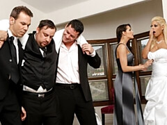 Anaal, Grote kont, Grote lul, Grote mammen, Blond, Pijpbeurt, Hondjeshouding, Moeder die ik wil neuken