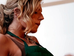 Anal, Grosse bite, Blonde, Sucer une bite, En levrette, Faciale, Piercing, Tatouage