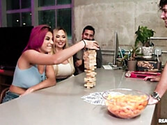 デカ尻, デカパイ, 指いじり, レズビアン, 下着, オナニー, 淫乱熟女, 剃毛