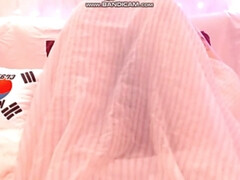 Aziatisch, Koreaans, Masturbatie, Orgasme, Roodharige vrouw, Spuiten, Tieten likken, Speelgoed